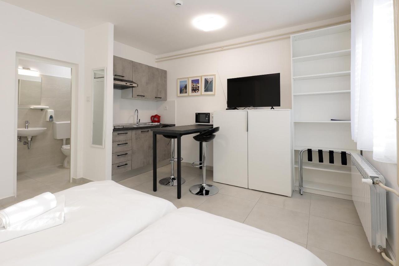 Rijeka Budget Rooms ภายนอก รูปภาพ