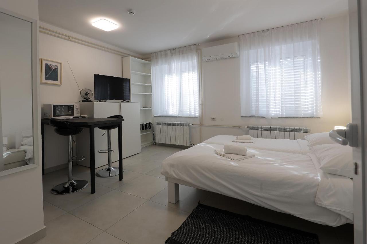 Rijeka Budget Rooms ภายนอก รูปภาพ